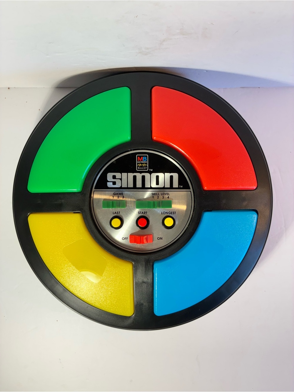 MB Simon Electronic Memory Game